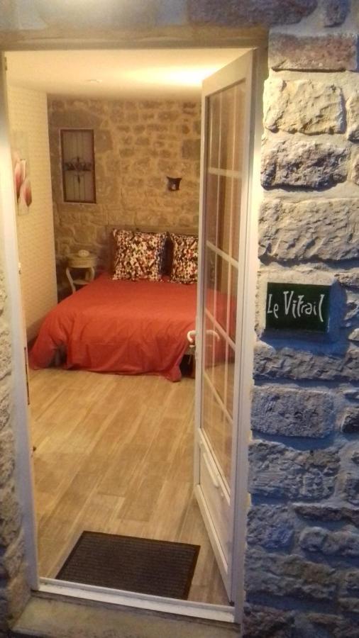 Le vitrail CHAMBRE Équipée sans service repas Yvetot-Bocage Extérieur photo